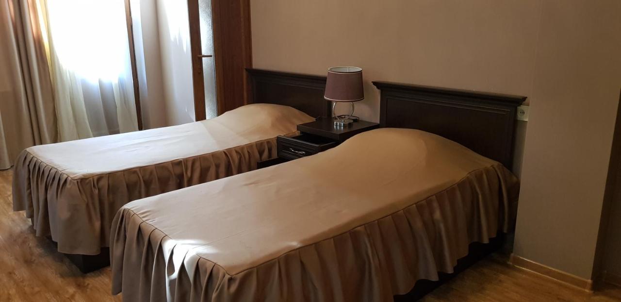 Ruzan Hotel Іджеван Екстер'єр фото