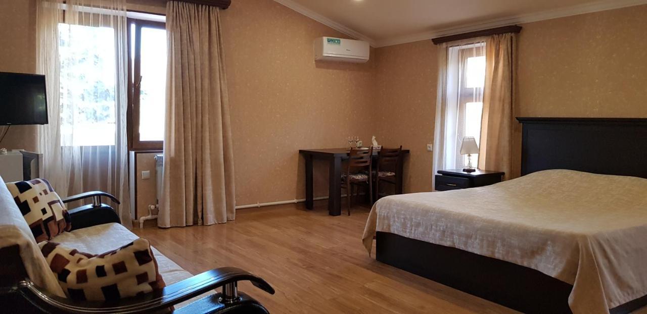 Ruzan Hotel Іджеван Екстер'єр фото