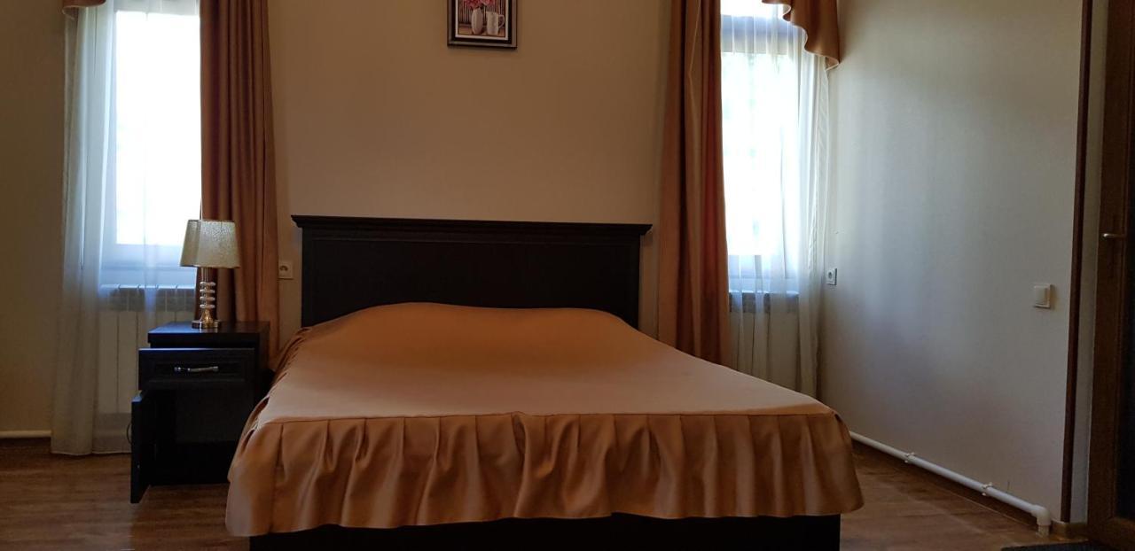 Ruzan Hotel Іджеван Екстер'єр фото