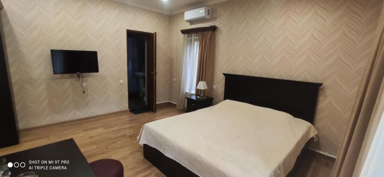 Ruzan Hotel Іджеван Екстер'єр фото